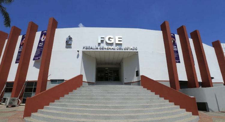Personal de la Fiscalía de Tabasco reparte volantes de personas desaparecidas