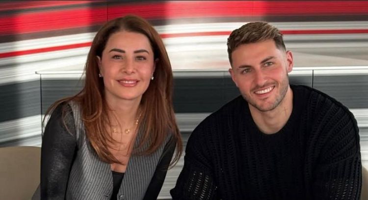 ¿Quién es Rafaela Pimenta, la agente que llevó a Santiago Giménez al Milán? (Video)