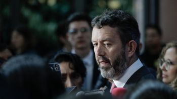 Embajada de China se lanza contra Larry Rubin por criticar acercamiento de México a los BRICS