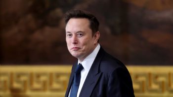 Compañía propiedad de Elon Musk se disculpa por las publicaciones inapropiadas de Grok
