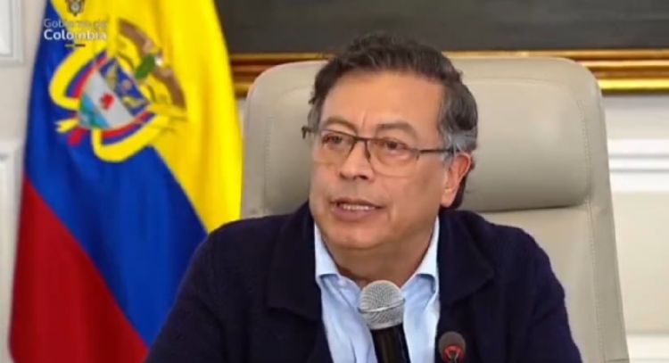Petro responsabiliza al ELN de romper conversaciones de paz tras el secuestro de dos policías