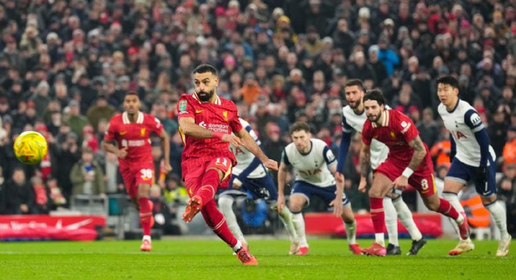 Liverpool arrasa 4-0 a Tottenham y se enfrentará a Newcastle en final de la Copa de la Liga