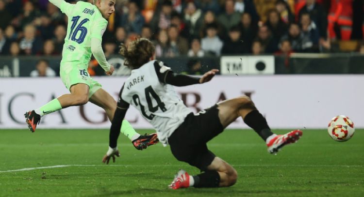 Barcelona aplasta de nuevo a Valencia y avanza a semifinales de Copa del Rey