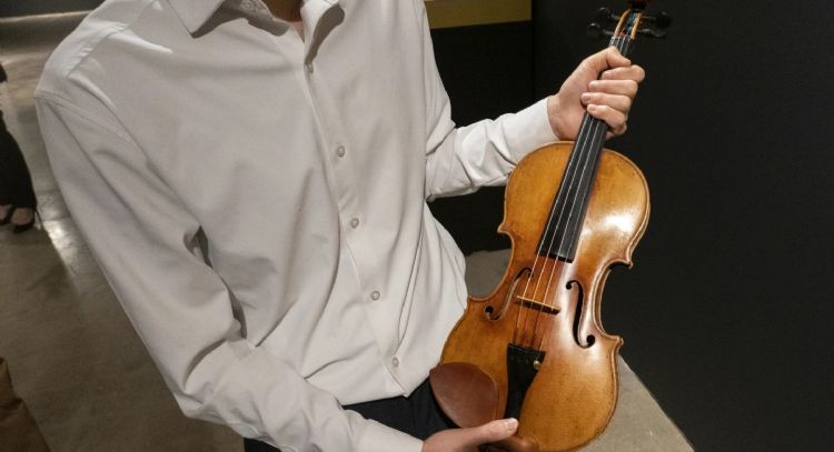 Un violín Stradivari fabricado en 1714 fue vendido por 11,3 millones de dólares en una subasta