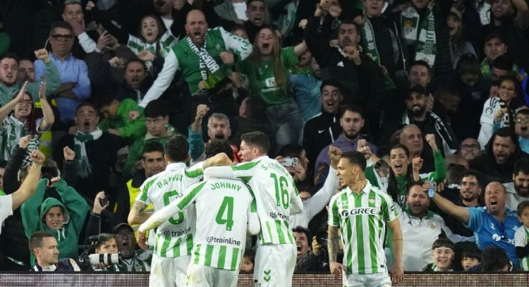 El Real Madrid pierde en casa del Betis; Isco lideró la remontada por 2-1 ante su exequipo