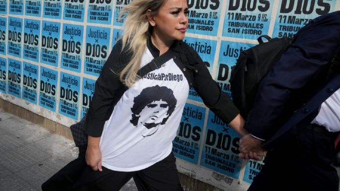 Muestran foto inédita de Maradona en su lecho de muerte (Video)