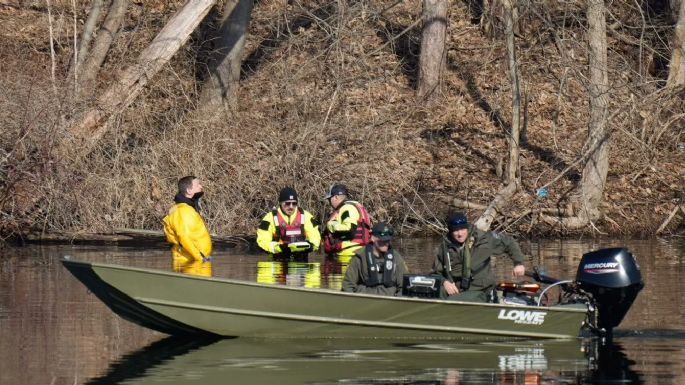 Un helicóptero en Ohio se estrelló contra un embalse al golpear un cable eléctrico; el piloto murió