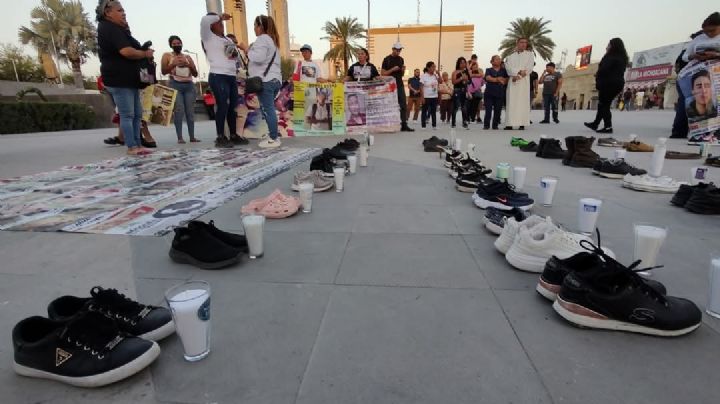 Con zapatos y veladoras, realizan jornada de luto por los desaparecidos en Reynosa