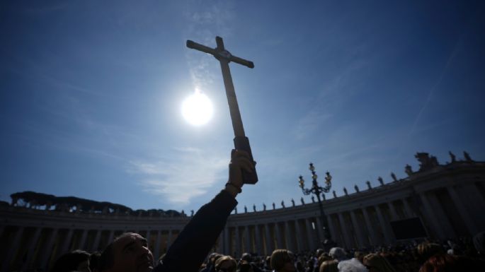 El Papa no asistirá al Ángelus en la plaza de San Pedro por quinto domingo desde su hospitalización