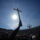 El Papa no asistirá al Angelus en la plaza de San Pedro por quinto domingo desde su hospitalización