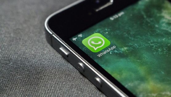 WhatsApp prueba limitar la cantidad de mensajes de difusión compartidos al mes para frenar el spam