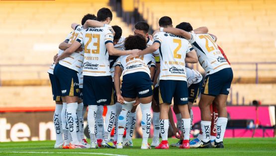 Reconocen error, pero multan a Pumas por quejarse del arbitraje en duelo ante Rayados