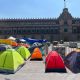 CNTE se planta en el Zócalo pese a que Sheinbaum retiró la reforma al ISSSTE (Video)