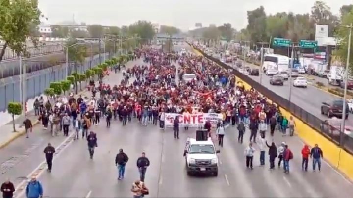 CNTE bloquea el Circuito Interior y provocan caos para llegar al AICM (Video)