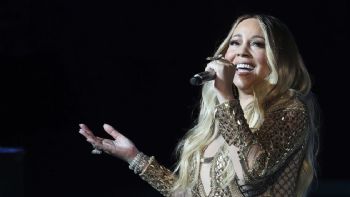 Mariah Carey no robó “All I want for Christmas is you” de otros compositores, dice una jueza