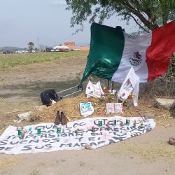 Instalan memorial en Teuchitlán para víctimas de desaparición; siguen llegando colectivos