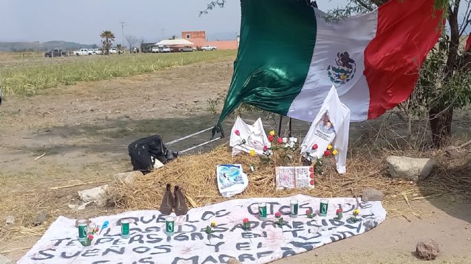 Instalan memorial en Teuchitlán para víctimas de desaparición; siguen llegando colectivos