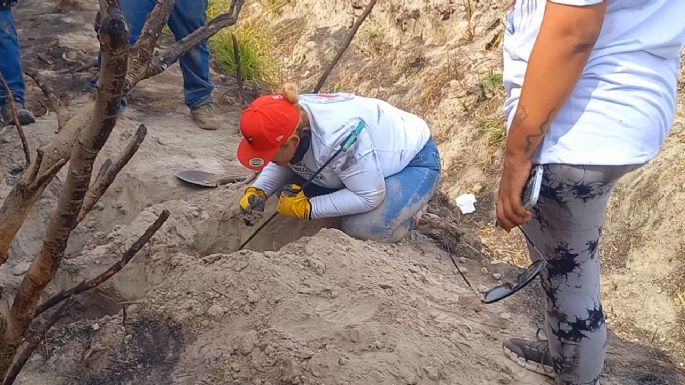 Instalan memorial en Teuchitlán para víctimas de desaparición; siguen llegando colectivos