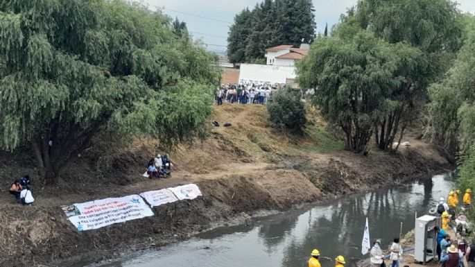 Denuncian exposición a tóxicos durante limpieza del Río Atoyac encabezada por Sheinbaum