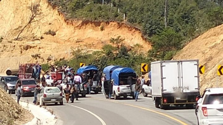 Cinco muertos deja enfrentamiento en Oaxaca; pobladores disputan terrenos de entronque carretero