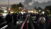 Foto ilustrativa de la nota titulada: Caos en las Líneas 8 y 9 del Metro en plena hora pico; usuarios caminaron por las vías (Videos)