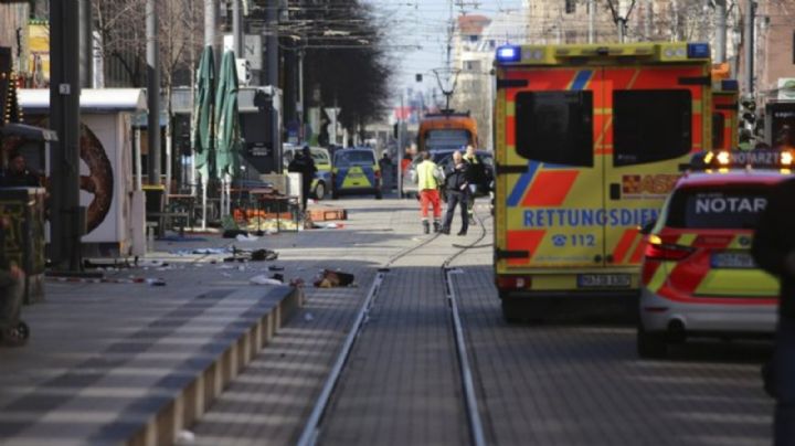 Auto embiste contra multitud en oeste de Alemania; hay un muerto y varios heridos