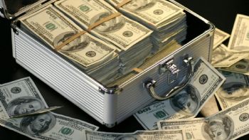 Estados Unidos calcula que en México se lavan 44 mil millones de dólares al año