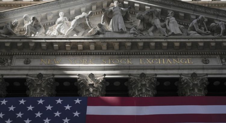 Wall Street vuelve a caer tras anuncio de Trump sobre aranceles