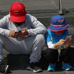 El uso de dispositivos móviles duplica el número de menores con miopía