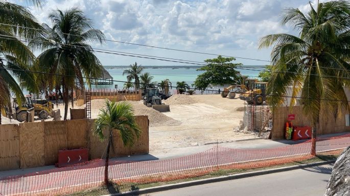 Pese a suspensión provisional, militares continúan con obra en la Laguna de Bacalar (Video)