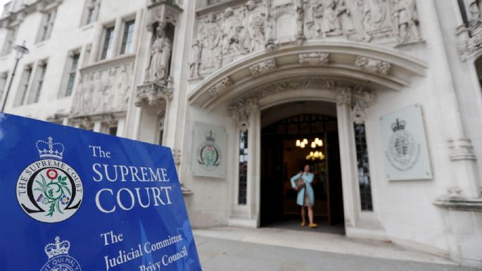 Corte Suprema británica: ley de igualdad define a una mujer como alguien nacida biológicamente mujer