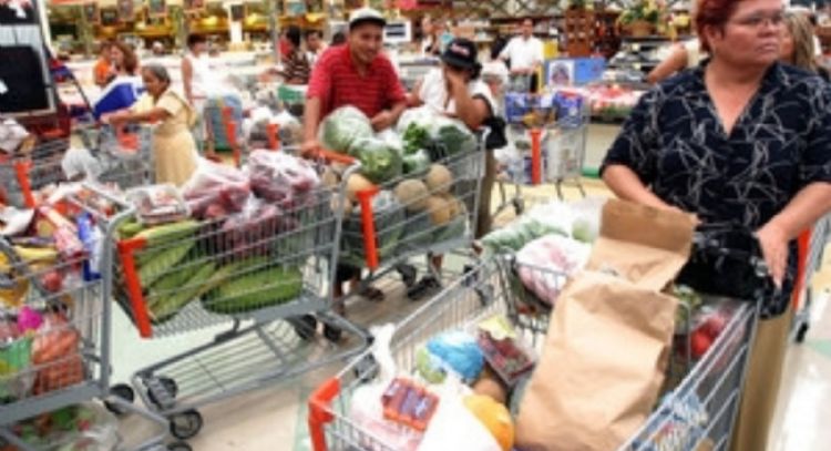 Se avecina la recesión en México; consumo de los mexicanos sigue cayendo, según el Inegi