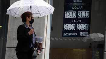 Peso se depreció ligeramente por pronósticos económicos de la OCDE