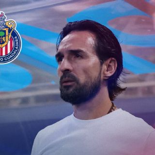 Sigue el desfile de entrenadores en Chivas; destituyen a Gerardo Espinoza