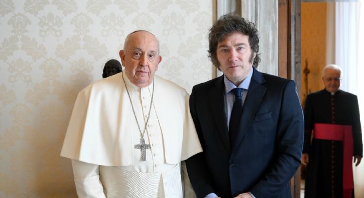 Milei revela que pidió perdón al papa Francisco por las críticas que lanzó en su contra