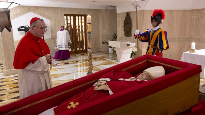 El Vaticano muestra las primeras imágenes del cuerpo del Papa Francisco; el funeral será el sábado