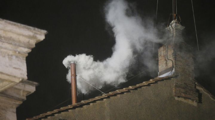 De "cónclave" a "fumata blanca": un glosario de términos usados en una transición papal