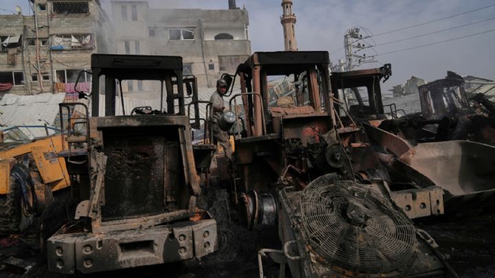 Ataques israelíes matan a 14 en Gaza y destruyen maquinaria pesada para retirar escombros
