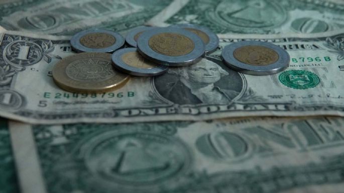 Peso avanza ante el cierre de gobierno de Estados Unidos