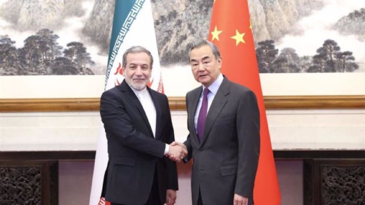 China apoya las negociaciones de Irán con Estados Unidos sobre la cuestión nuclear