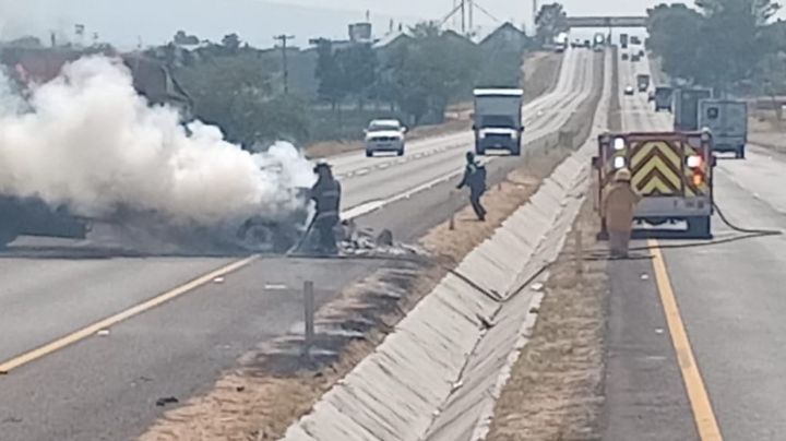 Quema de vehículos bloquea cuatro puntos carreteros de Guanajuato