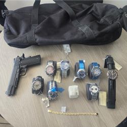 Detienen a dos hombres por asalto a joyería en Parque Delta