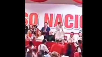 Abuchean a Noroña en el Congreso Nacional del Partido del Trabajo (Video)