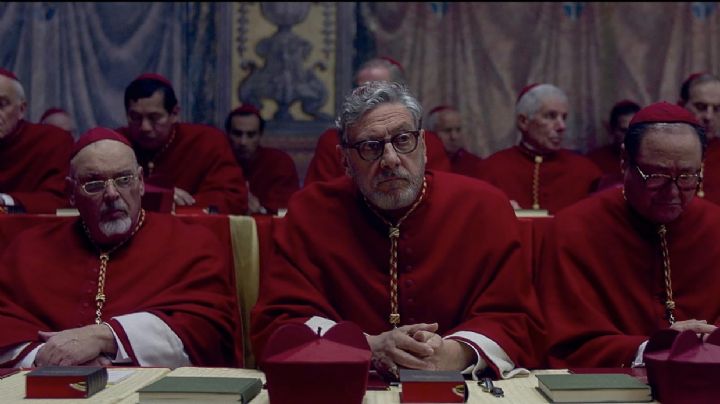 ¿Viste la película "Cónclave"? Te contamos en qué acertó (o no) sobre los cónclaves de la vida real