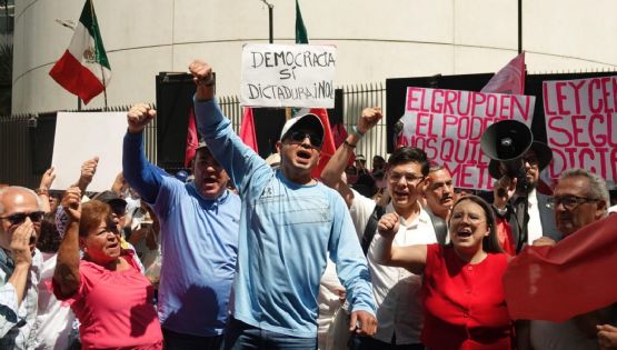 “No a la ley mordaza”: manifestantes rechazan reforma sobre telecomunicaciones en el Senado