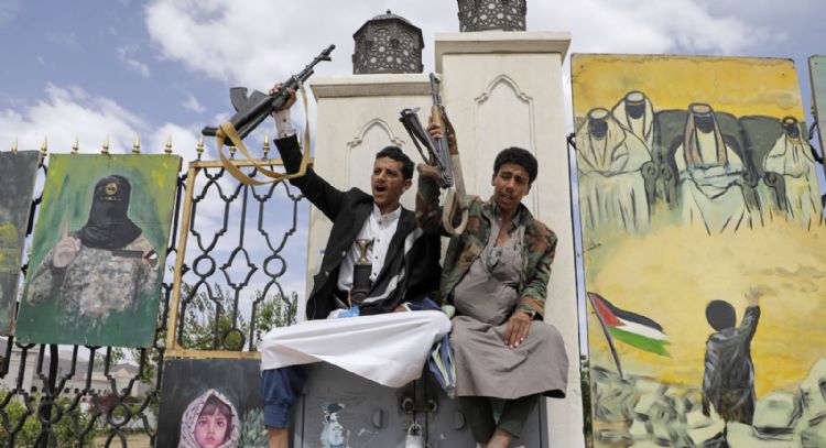Hutíes en Yemen reportan 68 muertos en presunto ataque de EU que golpeó un penal con migrantes