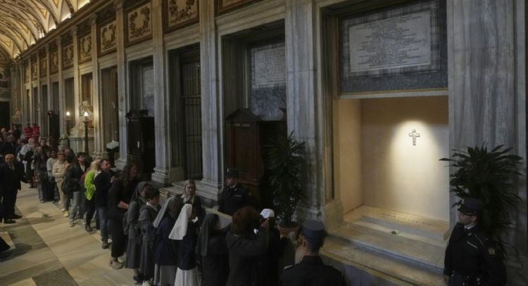 Así es la tumba del papa Francisco; un sepulcro sencillo para el hombre que también lo fue