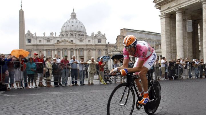 El Giro de Italia pasará dentro de los muros del Vaticano en homenaje al papa Francisco