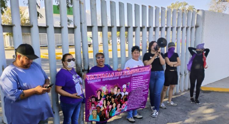 Abuelas protestan por suspensión de apoyos para hijos de víctimas de feminicidio