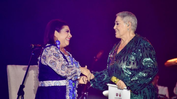 Lupita D’Alessio reúne a 100 mil personas en el Zócalo capitalino para celebrar el Día de las Madres